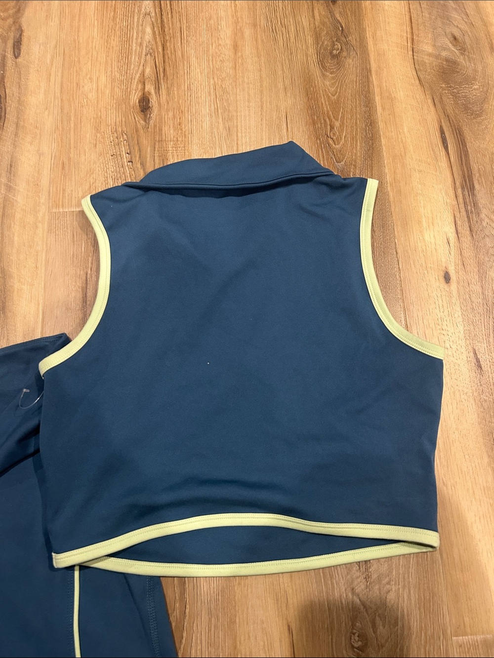 Sincerely Jules Navy Crop Zip Tank & Bike Shorts with Lime Trim - Picture 5 of 6